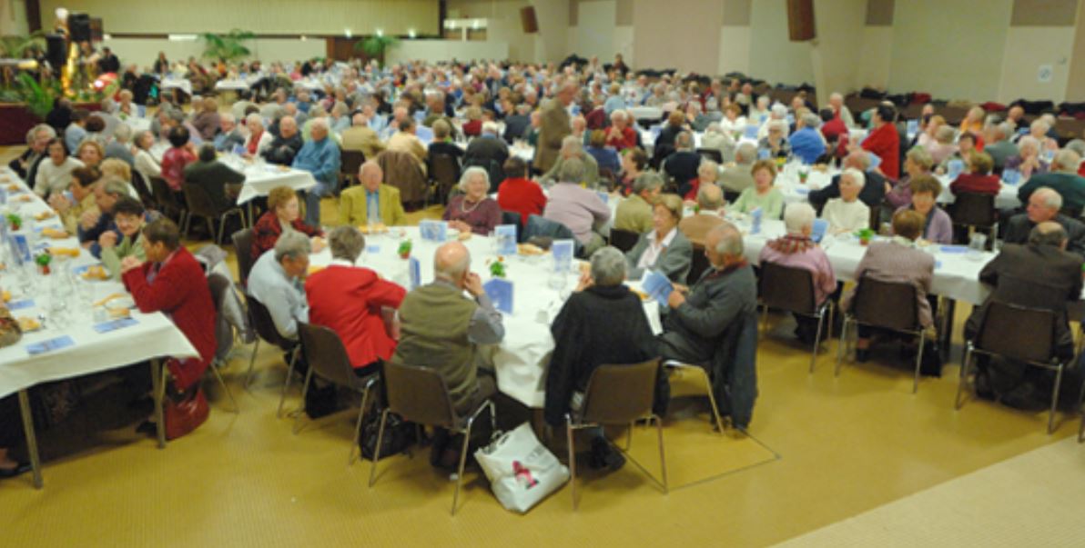 Repas des ainés de St Lambert des Levées